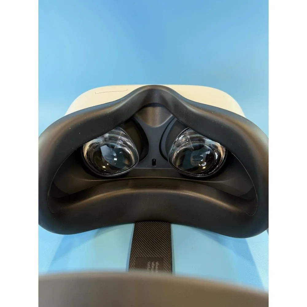 Meta Quest 2 Virtual Reality Headset KW49CM White
